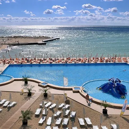 Marina Azur- 100m From The & Spa! Luxury Apartment! Apartment