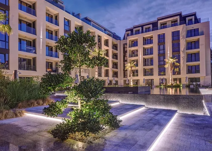 Marina Azur- 100m From The & Spa! Luxury Apartment!