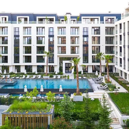 Marina Azur- 100m From The & Spa! Luxury Apartment!