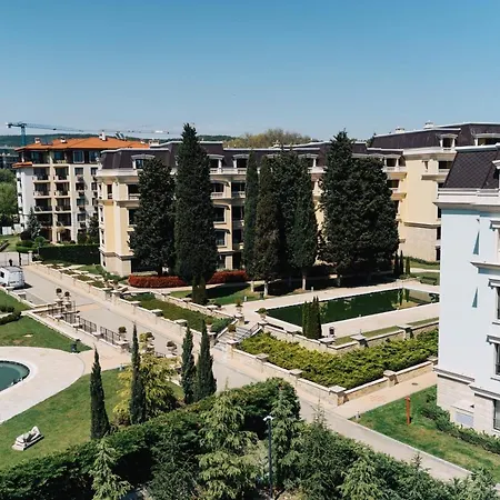 Marina Azur- 100m From The & Spa! Luxury Apartment!