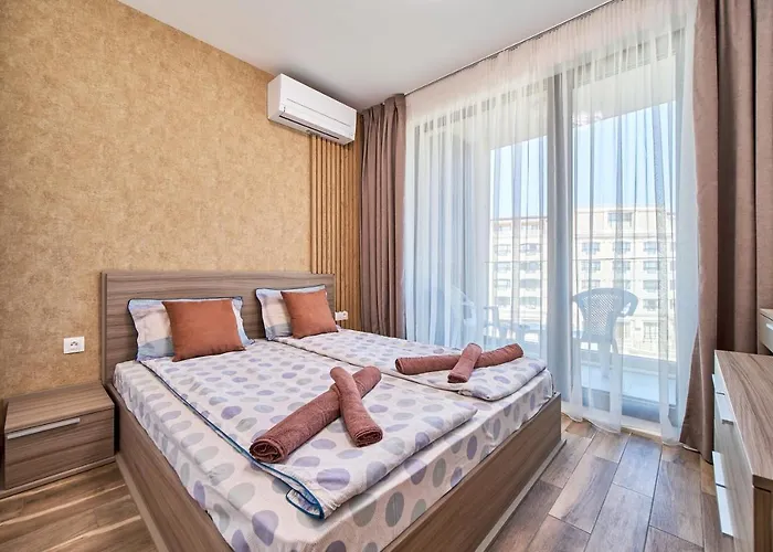 Marina Azur- 100m From The & Spa! Luxury Apartment! Apartman *