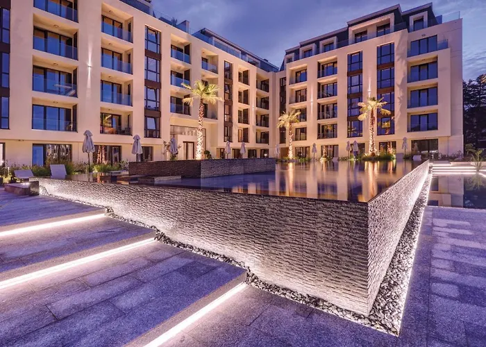 Marina Azur- 100m From The & Spa! Luxury Apartment!